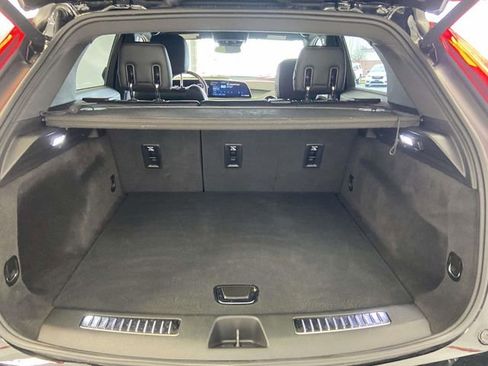 Used 2025 Cadillac XT4 Premium Luxury image 12