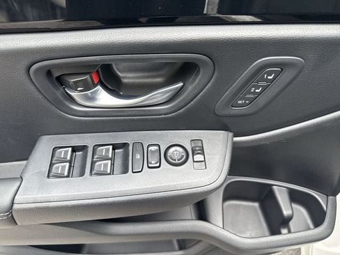 Used 2025 Honda Pilot EX-L image 13