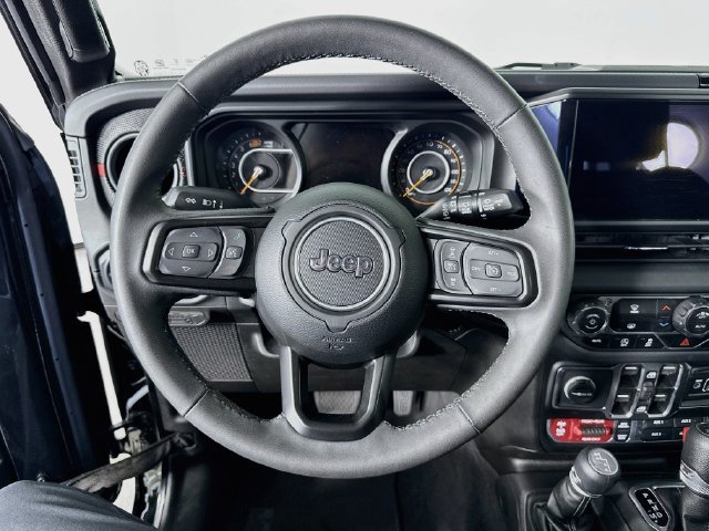 Used 2025 Jeep Wrangler Unlimited Rubicon AWD/4WD image 12