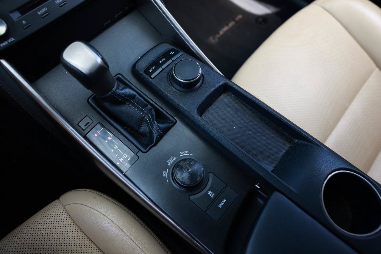 Used 2015 Lexus IS 250 RWD image 38