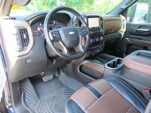 Used 2022 Chevrolet Silverado 3500 High Country w/ Safety Package II AWD/4WD image 16