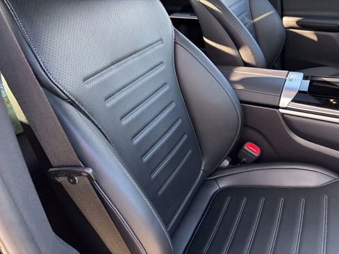 Used 2024 Mercedes-Benz GLC 300 4MATIC image 45