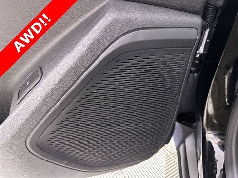 Used 2024 Chevrolet Traverse LT image 25