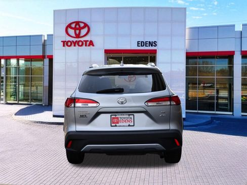 Used 2024 Toyota Corolla Cross LE AWD/4WD image 4