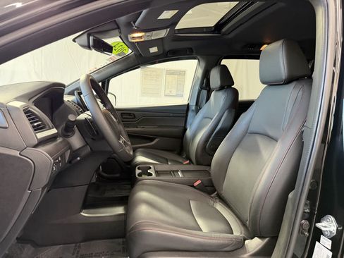Used 2024 Honda Odyssey Sport image 10