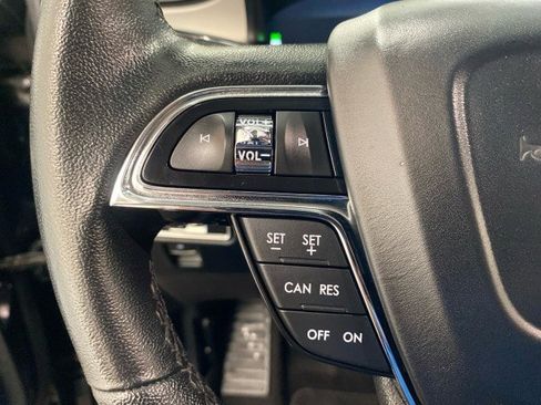 Used 2022 Lincoln Nautilus Standard w/ Premium Package image 19