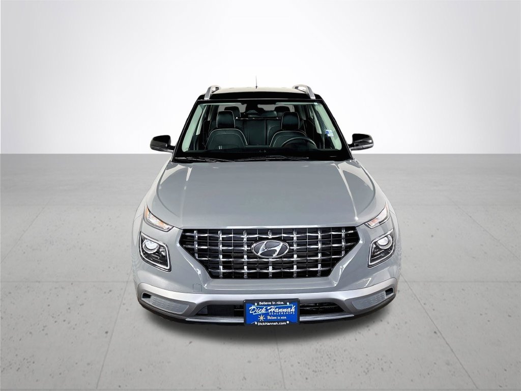 Used 2023 Hyundai Venue Limited w/ Cargo Package FWD image 3