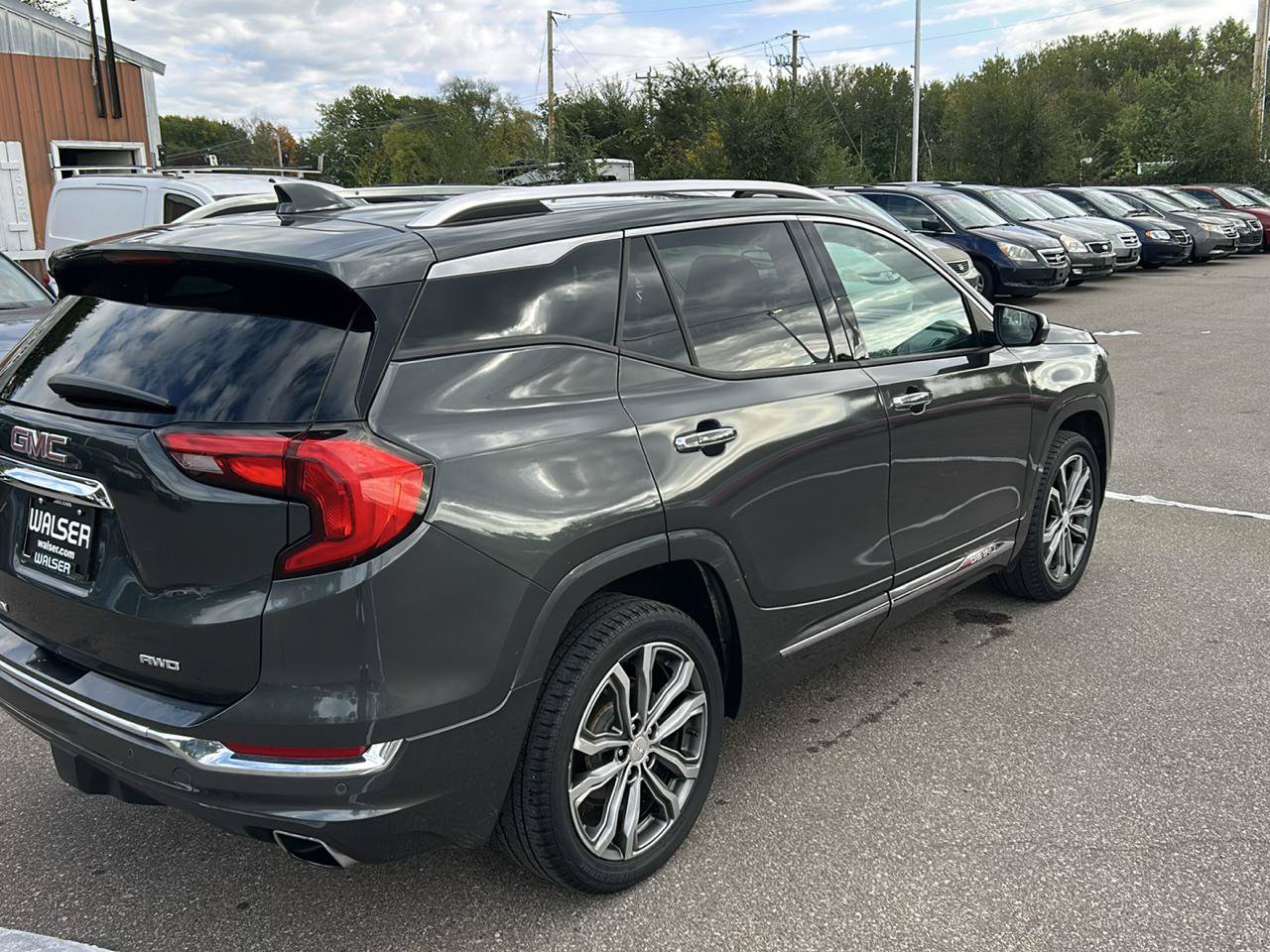 Used 2018 GMC Terrain Denali w/ GMC Pro Grade Package AWD/4WD image 5