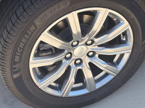 Used 2021 Cadillac XT4 Premium Luxury AWD/4WD image 9