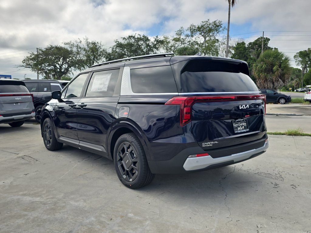 New 2027 Kia Carnival EX FWD image 6
