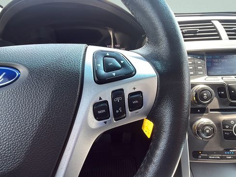 Used 2014 Ford Explorer XLT AWD/4WD image 16