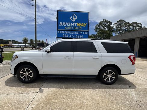 Used 2018 Ford Expedition Max XLT w/ Equipment Group 202A RWD image 2