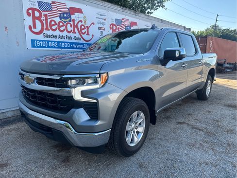 Used 2023 Chevrolet Silverado 1500 LT w/ Safety Package AWD/4WD image 6