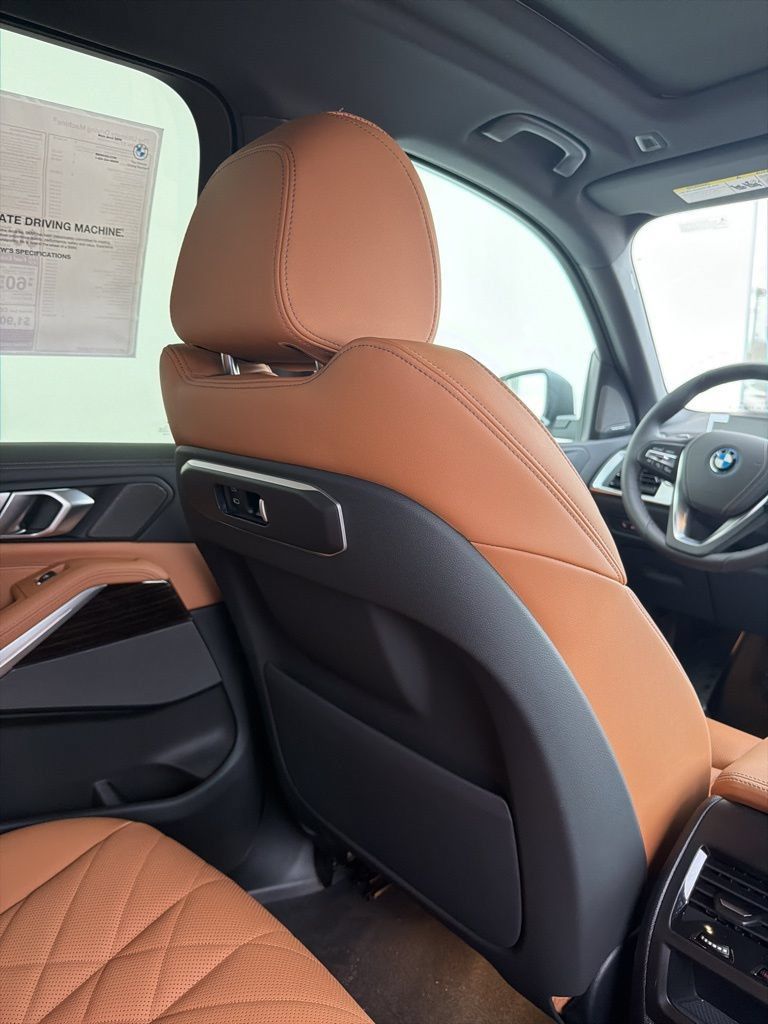 New 2026 BMW X5 xDrive50e w/ Premium Package AWD/4WD image 17