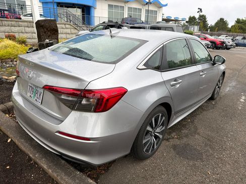 Used 2023 Honda Civic EX image 4