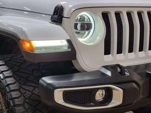 Used 2024 Jeep Wrangler Unlimited Sahara AWD/4WD image 13