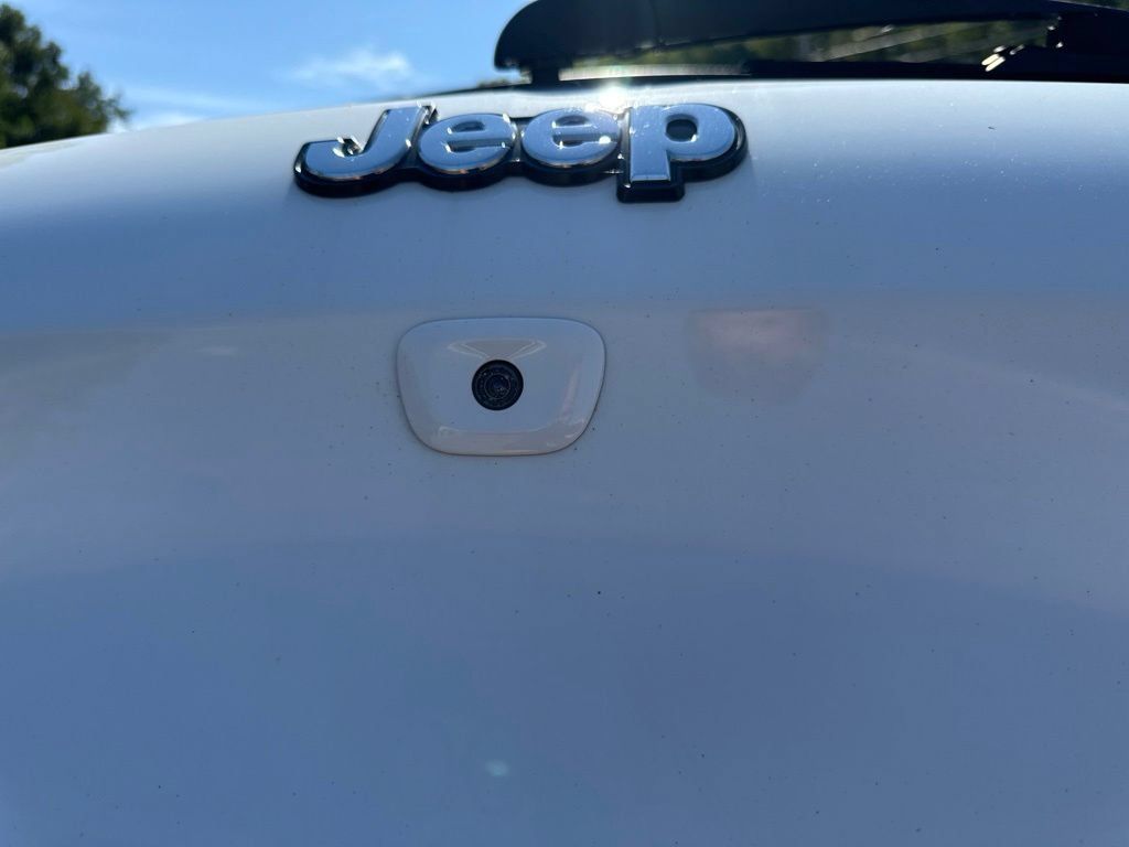 Used 2016 Jeep Cherokee Limited AWD/4WD image 15