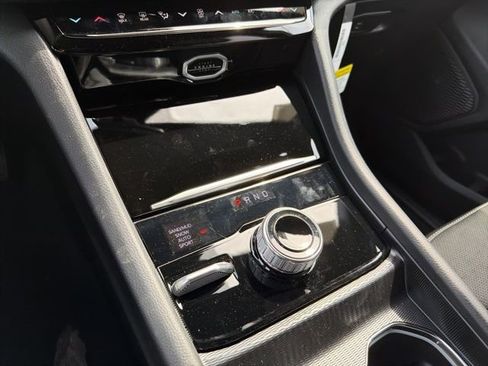 New 2026 Jeep Grand Cherokee Altitude image 18