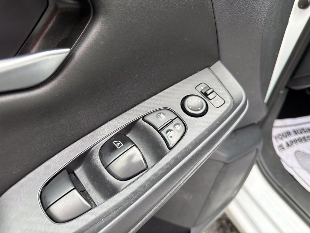 Used 2025 Nissan Sentra SV FWD image 13
