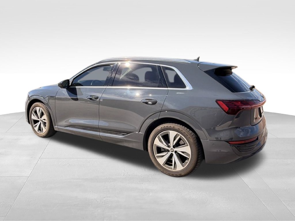 Used 2024 Audi Q8 e-tron Premium Plus w/ Premium Plus Package AWD/4WD image 9