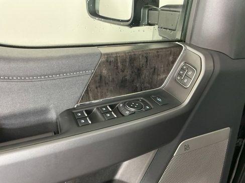 Used 2025 Ford F350 Lariat w/ Black Appearance Package image 16