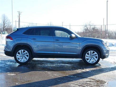 Certified 2023 Volkswagen Atlas Cross Sport SE image 8
