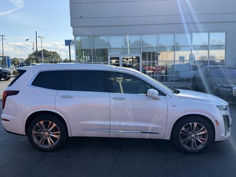 Used 2023 Cadillac XT6 Premium Luxury w/ Technology Package FWD image 25