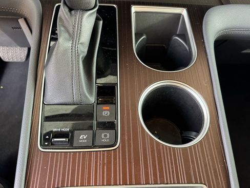 Used 2024 Toyota Sienna LE image 32