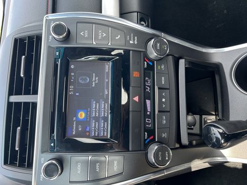 Used 2015 Toyota Camry XSE FWD image 19