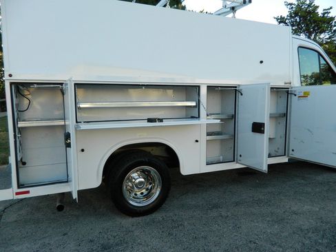 Used 2018 Ford Transit 350 138 DRW image 9