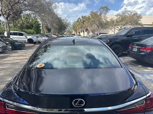Used 2022 Lexus ES 350 350 w/ Premium Package image 9