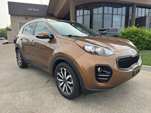 Used 2018 Kia Sportage EX image 1