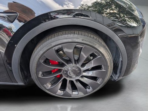 Used 2024 Tesla Model Y Performance AWD/4WD image 43