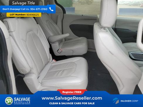 Used 2021 Chrysler Pacifica Touring-L image 15