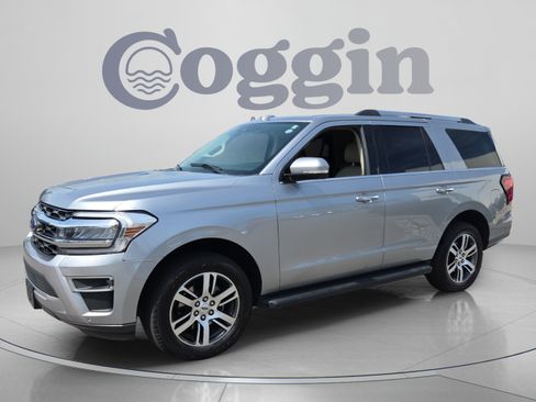 Used 2024 Ford Expedition Limited AWD/4WD image 1