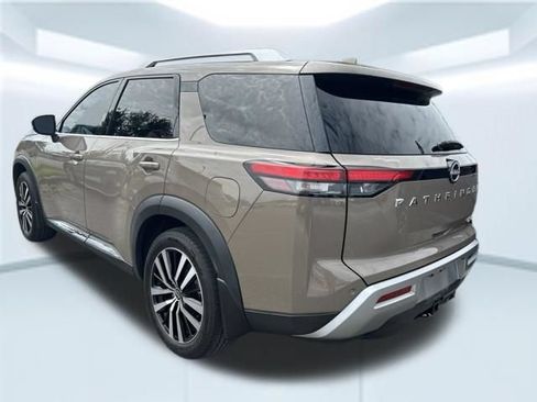 Used 2023 Nissan Pathfinder Platinum w/ Cargo Package AWD/4WD image 9