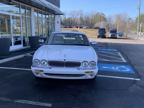 Used 1998 Jaguar XJ8 L image 3