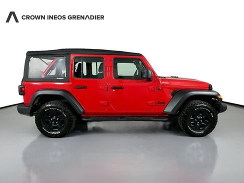 Used 2022 Jeep Wrangler Unlimited Sport AWD/4WD image 4
