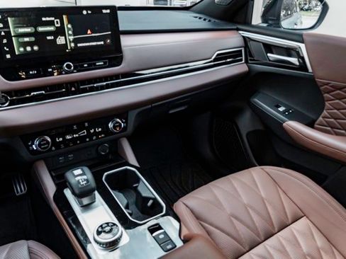 Used 2025 Mitsubishi Outlander SEL image 25