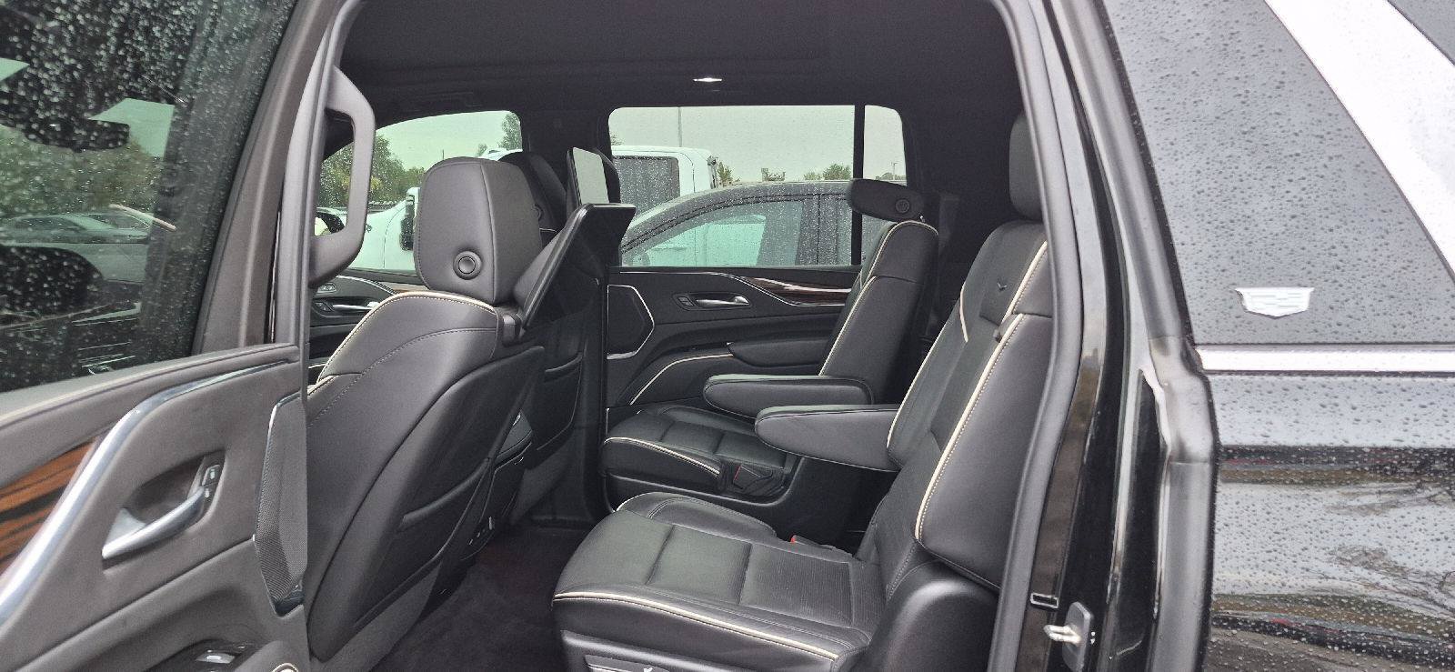 Used 2023 Cadillac Escalade ESV Premium Luxury w/ LPO, Floor Liner Package AWD/4WD image 8