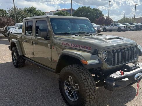 Used 2025 Jeep Gladiator Mojave AWD/4WD image 7