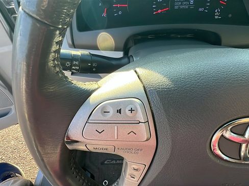 Used 2011 Toyota Camry SE image 23