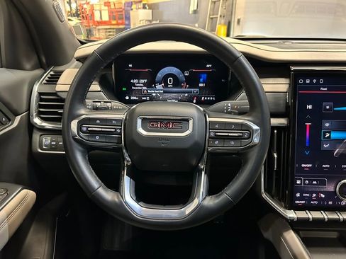 Used 2024 GMC Acadia Elevation image 10