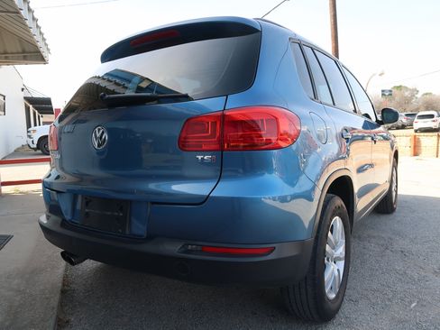 Used 2017 Volkswagen Tiguan S image 8