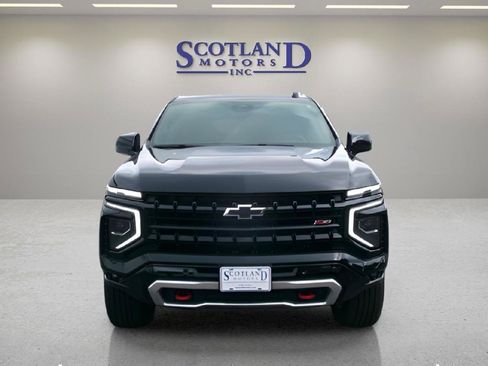 Used 2025 Chevrolet Suburban Z71 AWD/4WD image 3
