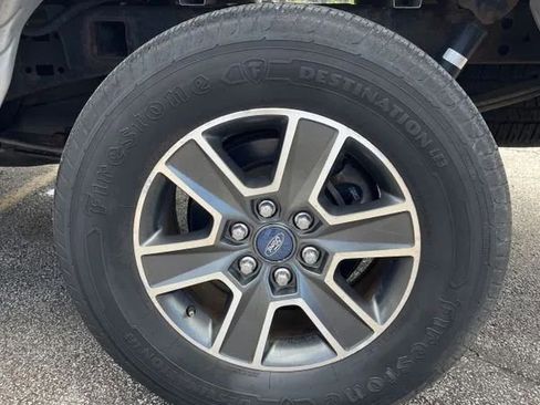 Used 2015 Ford F150 XLT w/ Equipment Group 302A Luxury AWD/4WD image 6