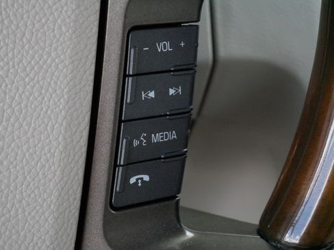 Used 2014 Lincoln Navigator 4WD image 25
