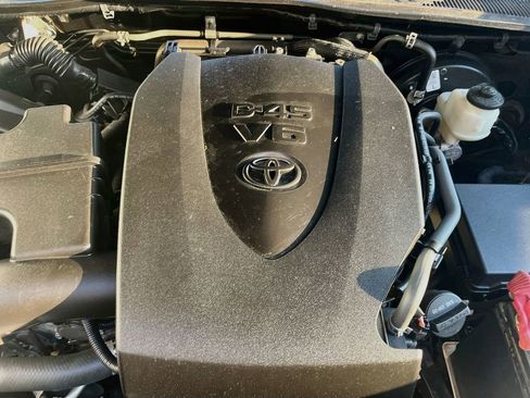 Used 2022 Toyota Tacoma SR5 w/ Technology Package RWD image 29