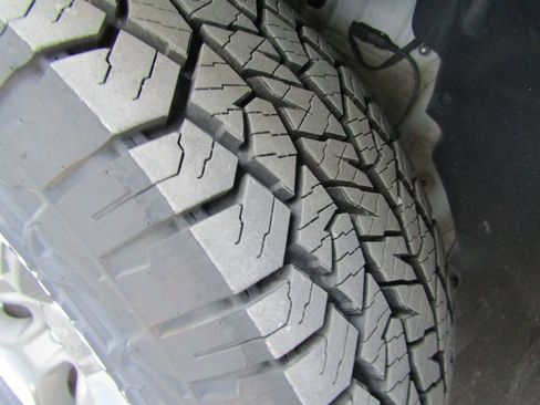 Used 2019 Jeep Cherokee Trailhawk image 27