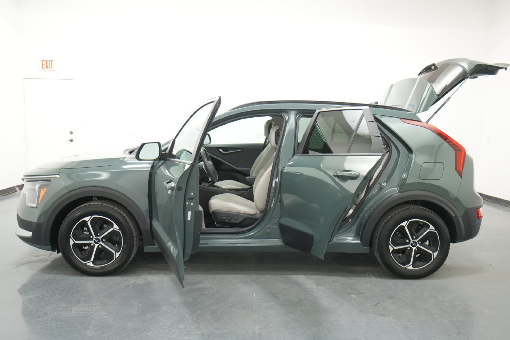 Used 2023 Kia Niro EX FWD image 22